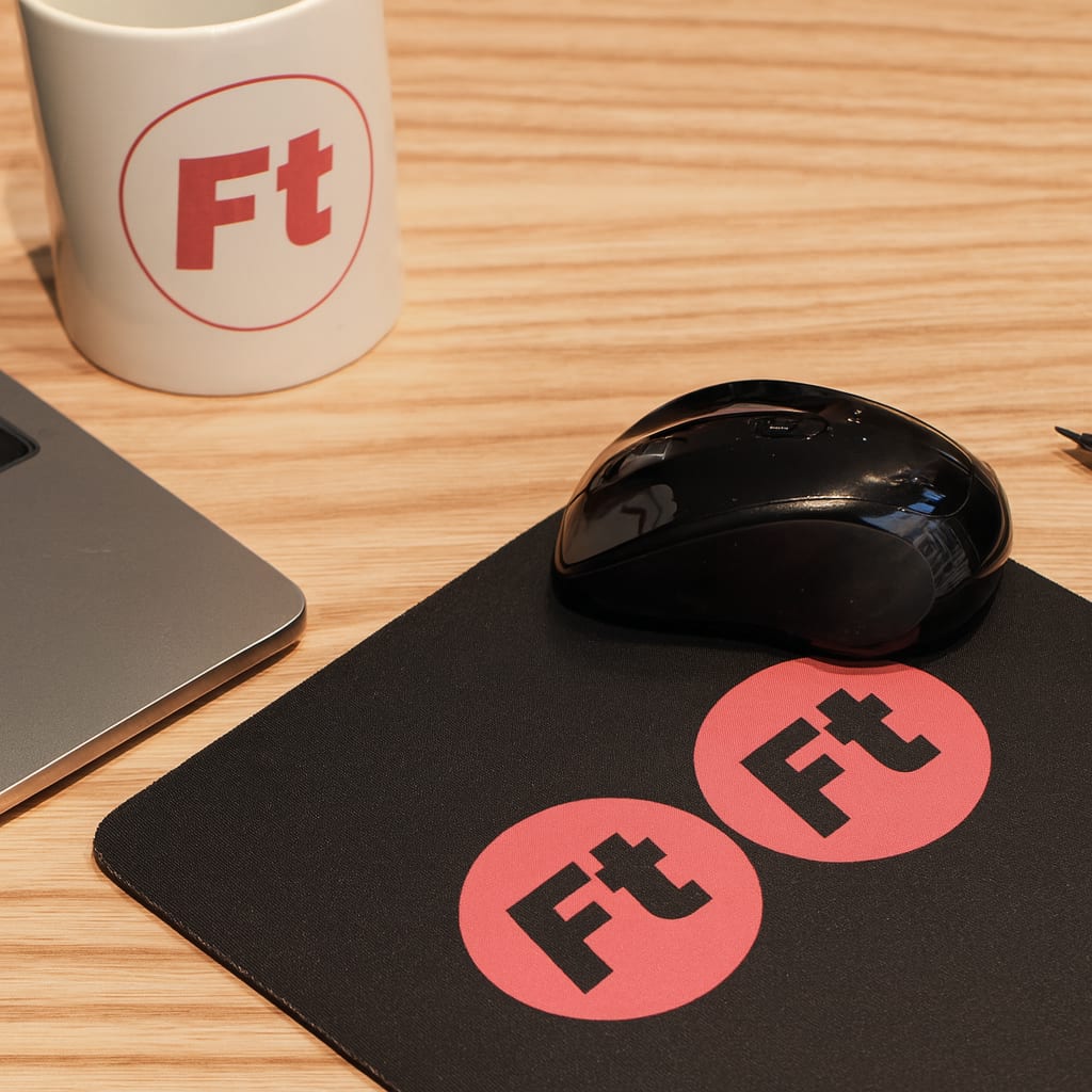 Mug et tapis de souris personnalisés au logo Ftft