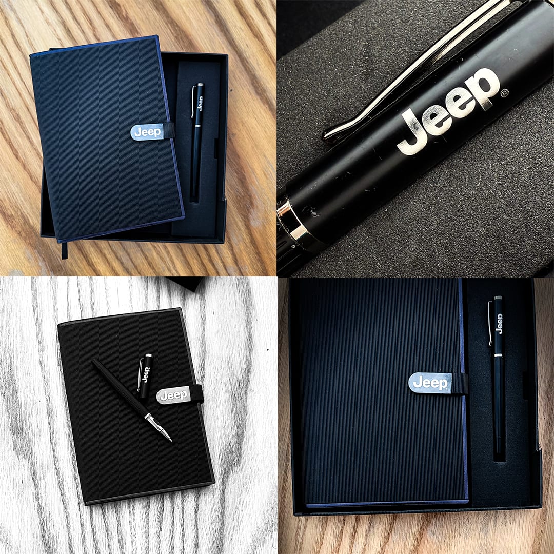 Coffret carnet et stylo noirs personnalisés au logo Jeep